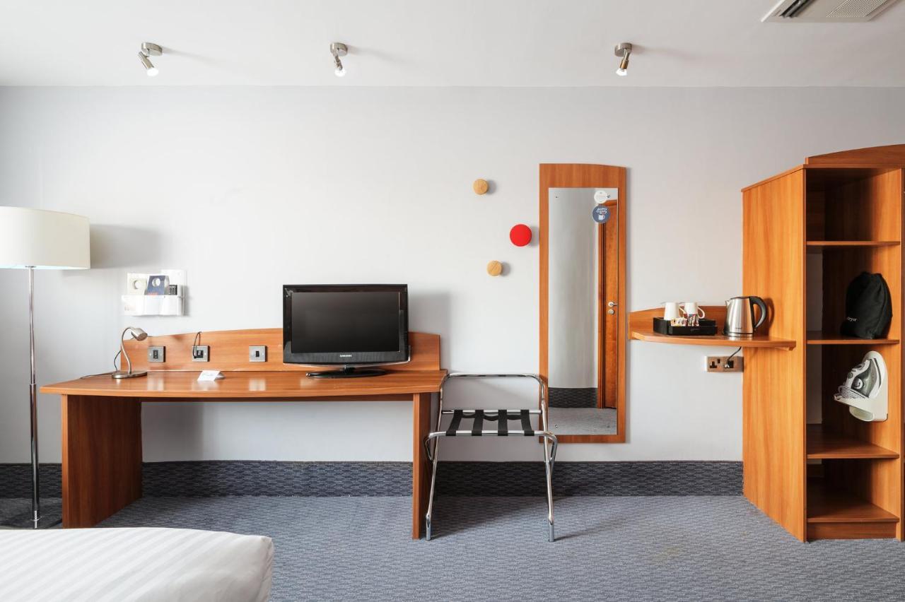 Holiday Inn Express Braintree By Ihg Kültér fotó