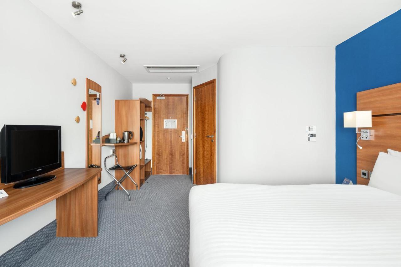 Holiday Inn Express Braintree By Ihg Kültér fotó