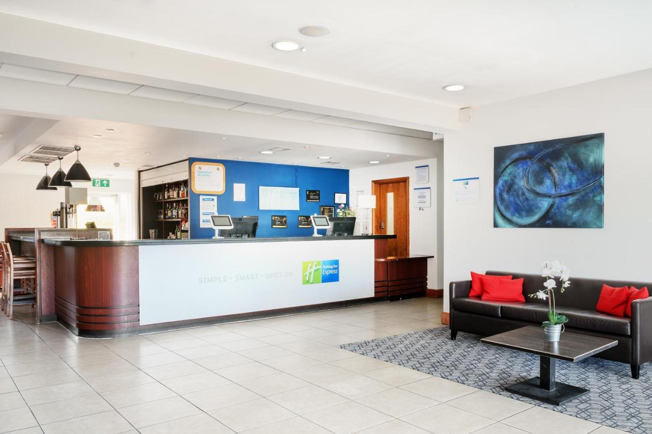 Holiday Inn Express Braintree By Ihg Kültér fotó