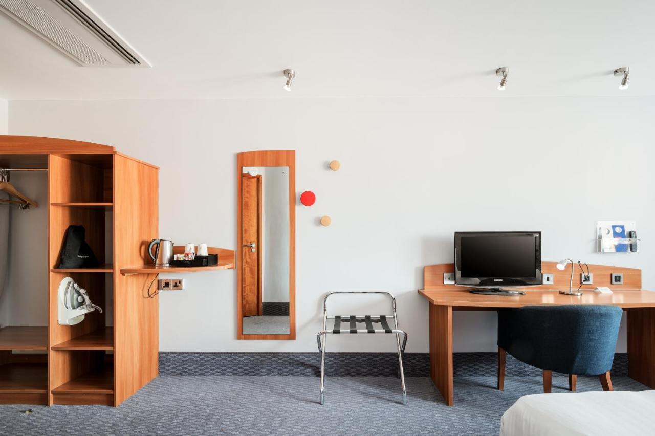 Holiday Inn Express Braintree By Ihg Kültér fotó